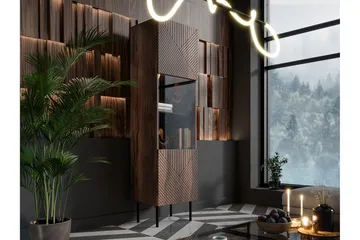 Juniskär Smalt Vitrinskåp 40 cm djup 51 cm bred 187 cm hög Trä Valnöt Glas - Valnöt - Products - Förvaring - Skåp - Vitrinskåp