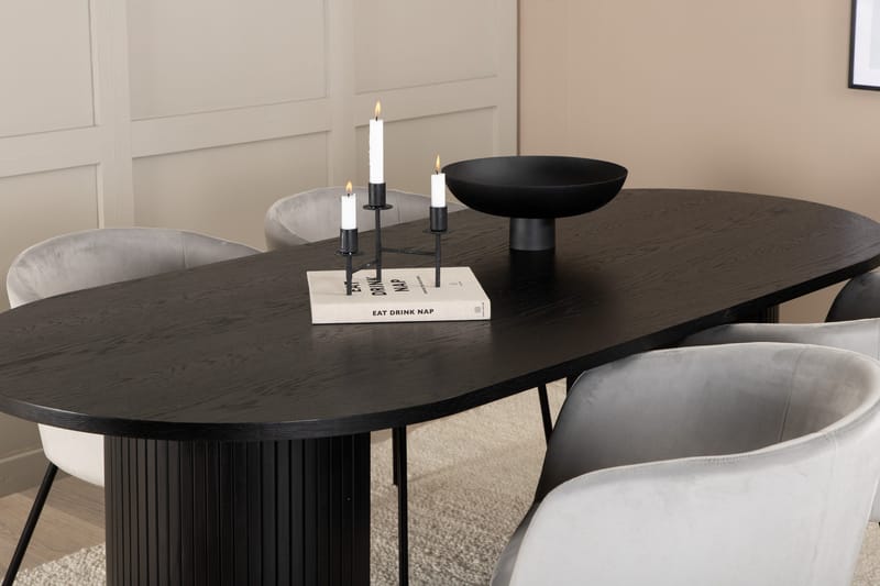 Bianca Matgrupp 200 cm Oval med 4 Berit stolar - Svart - Products - Möbler - Bord & matgrupp - Matgrupp