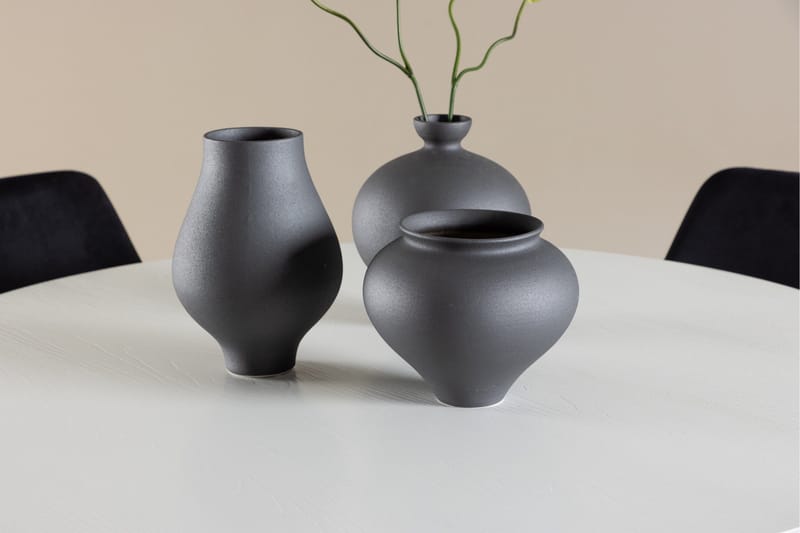 Härön Matgrupp 110 cm Rund med 4 Night stolar - Vit/Svart - Products - Möbler - Bord & matgrupp - Matgrupp