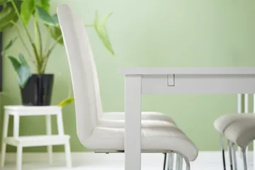 Jasmin Matgrupp med 6 st Cibus Stolar - Vit/PU/Krom - Products - Möbler - Bord & matgrupp - Matgrupp