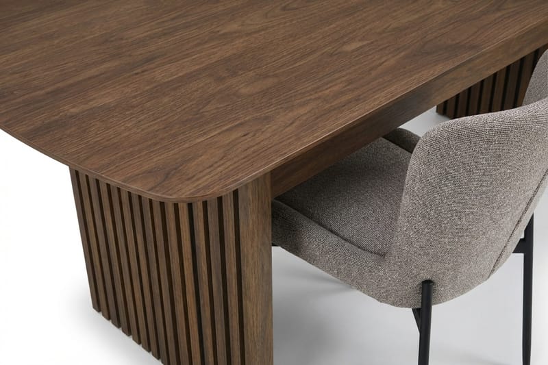 Richeto Matgrupp Rökt Ek 180 cm med 4 Elsie Matstolar - Rökt ek/Ljusgrå - Products - Möbler - Bord & matgrupp - Matgrupp
