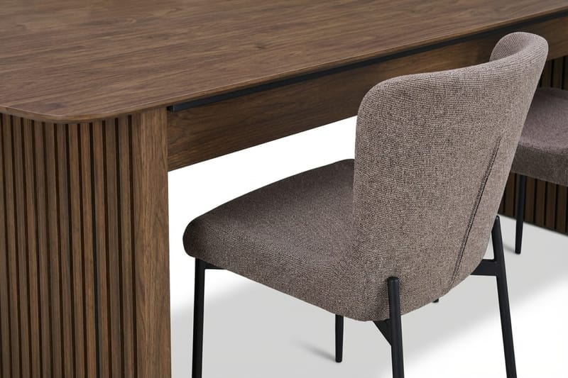 Richeto Matgrupp Rökt Ek 240 cm med 6 Elsie Matstolar - Rökt ek/Grå - Products - Möbler - Bord & matgrupp - Matgrupp