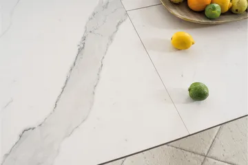 Ventera Förlängningsbart Matbord 160 cm - Keramik/Svart/Vit - Products - Möbler - Bord & matgrupp - Marmorbord