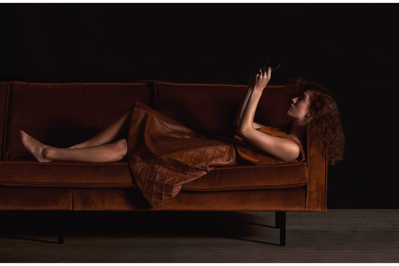 Lissbon 3-sits Sammetssoffa - Rost - Products - Möbler - Soffa - 3 sits soffa