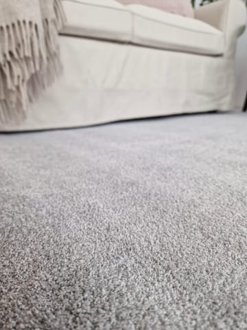 Feel Ryamatta 133x190 - Silver - Products - Textil & mattor - Matta - Modern matta - Ryamatta