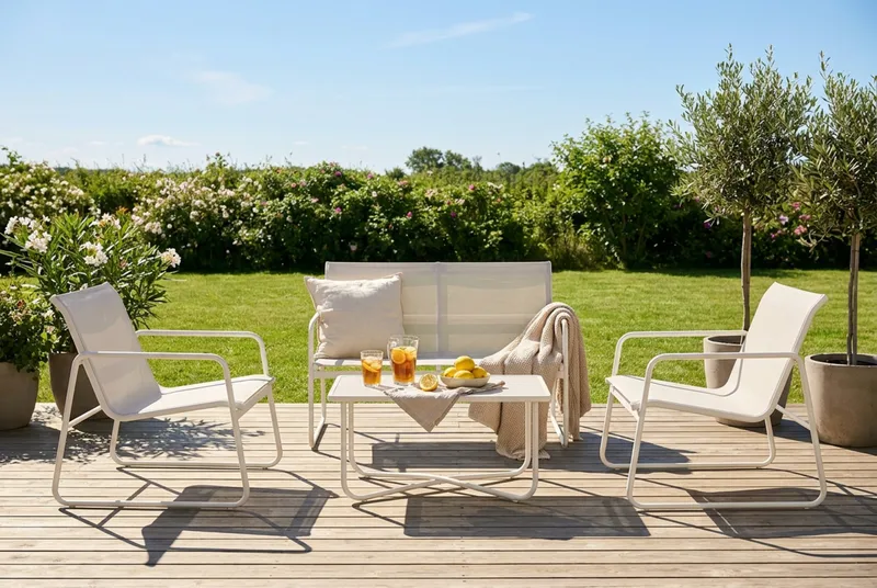 Pelanda Loungegrupp  - Soffa och 2 fåtöljer i stål soffbord med frostad glasskiva - Ljusbeige - Products - Utemöbler & utemiljö - Loungemöbler - Loungeset & loungegrupp