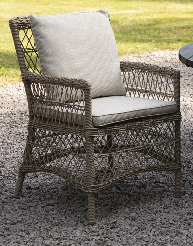 Ulkokyttn tarkoitettu rottinkituoli - Provence