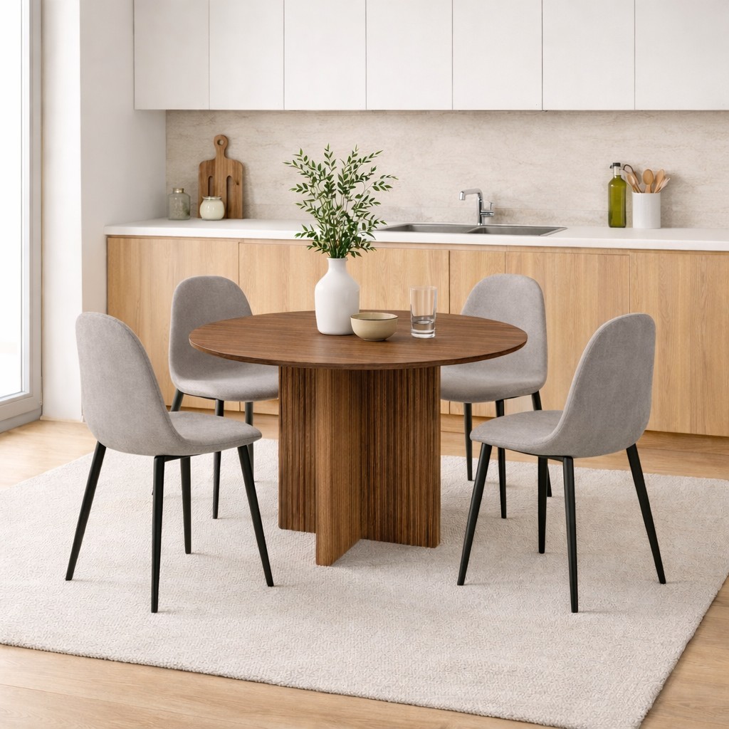 Ruokailuryhmä Crossby-pöytä Ø120cm pähkinäpuuta ja 4 Carisma-ruokailutuolia vaaleanharmaasta samettista Ruokailuryhmä Crossby-pöytä Ø120cm pähkinäpuuta ja 4 Carisma-ruokailutuolia vaaleanharmaasta samettista