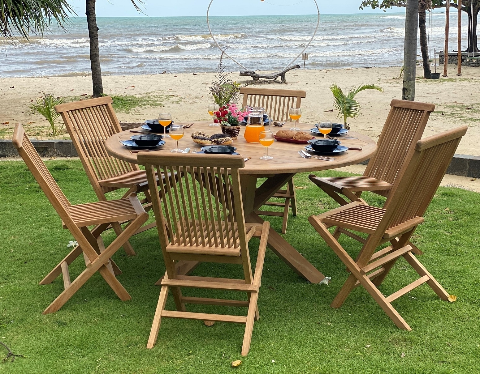 Ruokailuryhm� Salt�: Salt� py�re� p�yt� �150 cm sis�lt�en 6 tiikkituolia