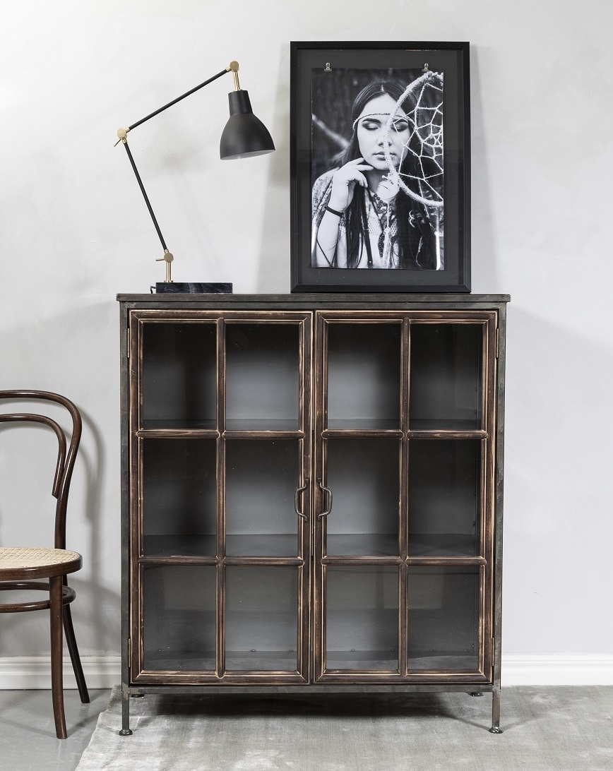 Metallinen Industry-vitriinikaappi (Lowboard) - Puu / Metalli / Lasi