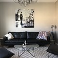 Asiakaskuva Lasitaulu Nainen ja koira - 120x120 cm
