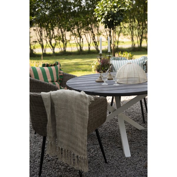 Ruokailuryhmä Aster: Pyöreä pöytä Ø112 cm ja 4 nojatuolia Ruokailuryhmä Aster: Pyöreä pöytä Ø112 cm ja 4 nojatuolia