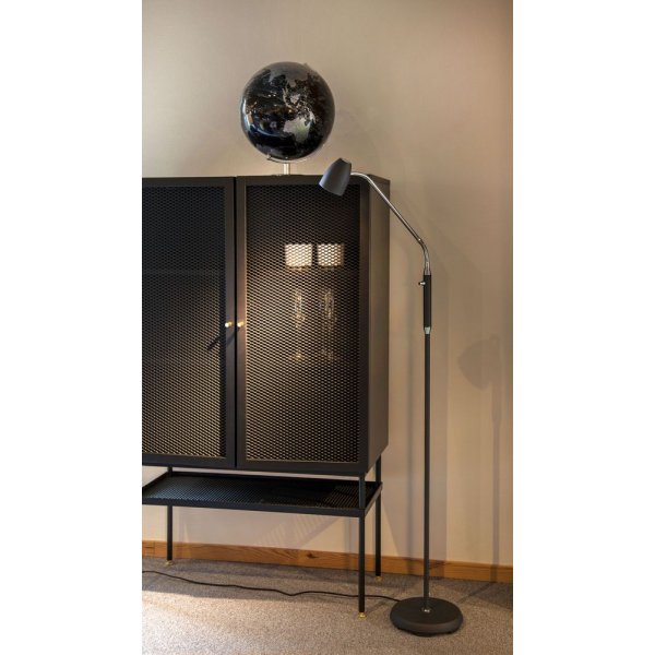 Sandnes lattiavalaisin - Musta/kromi Sandnes lattiavalaisin - Musta/kromi