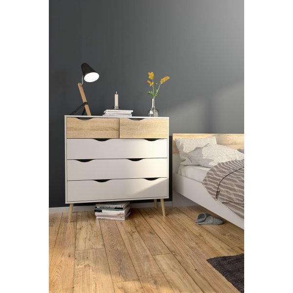 Oslon lipasto 5 laatikolla - Valkoinen/tammi Oslon lipasto 5 laatikolla - Valkoinen/tammi