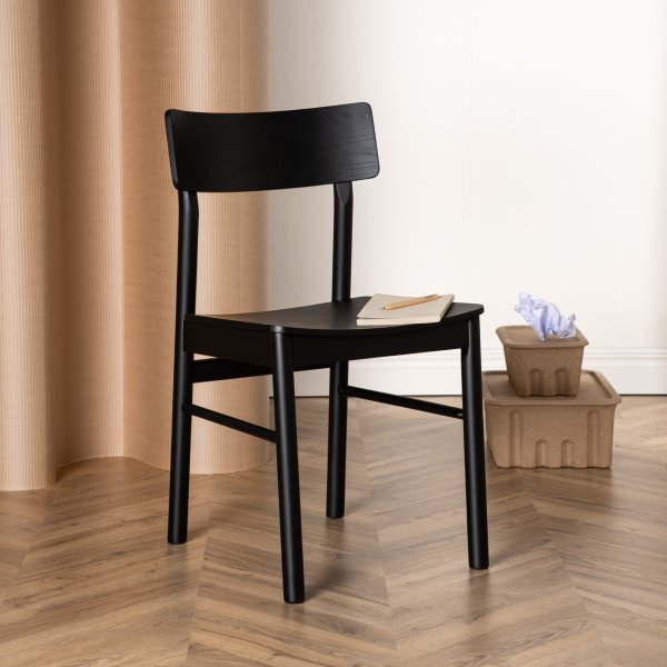 Montros ruokapydn tuoli - musta