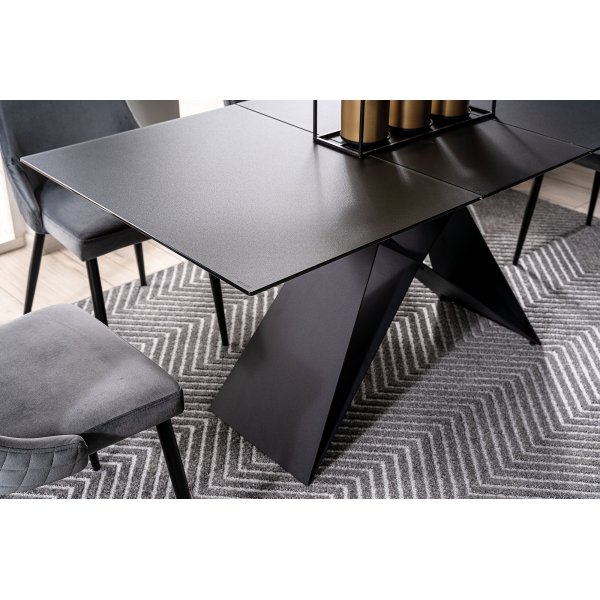 Westin ruokap�yt� 120-160 cm - Musta