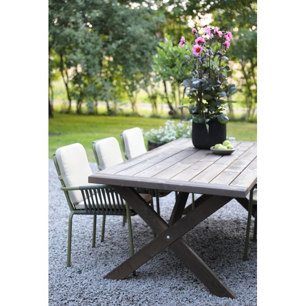 Oxfordin ulkoruokailuryhmä; rusketuspöytä 220 cm sis. 6 Lincoln pinottavaa runkotuolia vihreä/beige Oxfordin ulkoruokailuryhmä; rusketuspöytä 220 cm sis. 6 Lincoln pinottavaa runkotuolia vihreä/beige