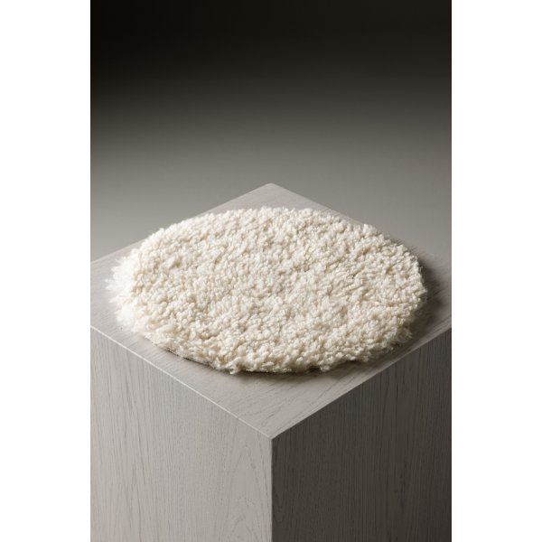 Katy tuolin tyyny Ø34 cm - Valkoinen lampaannahkajäljitelmä Katy tuolin tyyny Ø34 cm - Valkoinen lampaannahkajäljitelmä