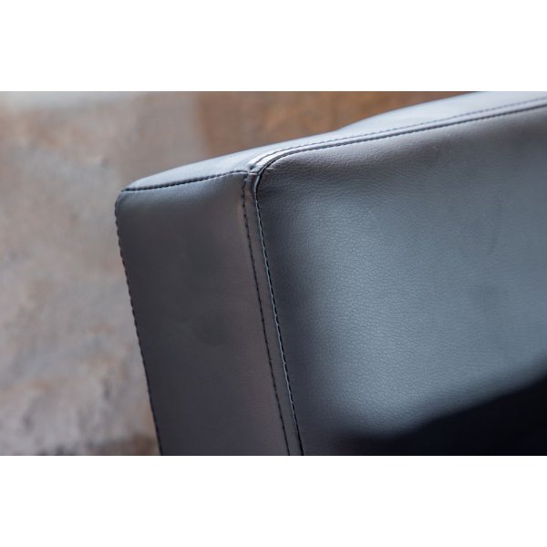 Sleep vuodesohva - Musta keinonahka + Huonekalujen puhdistus Sleep vuodesohva - Musta keinonahka + Huonekalujen puhdistus