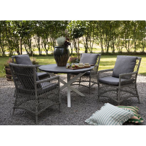 Provence ulkoiluryhm�: Scottsdale py�re� harmaa/valkoinen ruokap�yt� �112 cm sis�lt�en 4 Provence nojatuolia harmaata synteettis