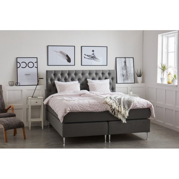 Dream täydellinen sänkypaketti sängynpäädyn kanssa ja 7-vyöhykkeisellä kontinental-sängyllä - harmaa Dream täydellinen sänkypaketti sängynpäädyn kanssa ja 7-vyöhykkeisellä kontinental-sängyllä - harmaa