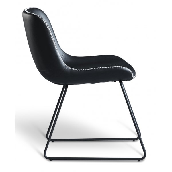 Texas-tuoli mustaa PU:ta kevyellä kontrastiompeleella Texas-tuoli mustaa PU:ta kevyellä kontrastiompeleella