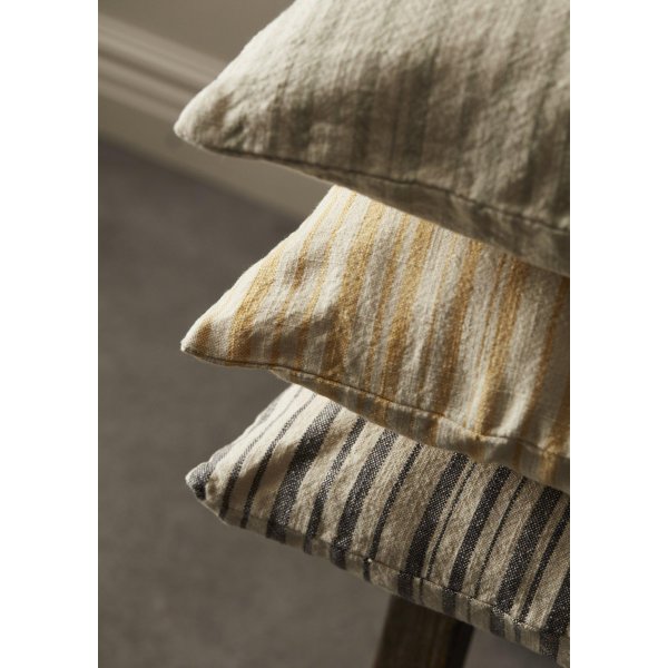 Donna tyynynpäällinen 45 x 45 cm - Pellava Donna tyynynpäällinen 45 x 45 cm - Pellava