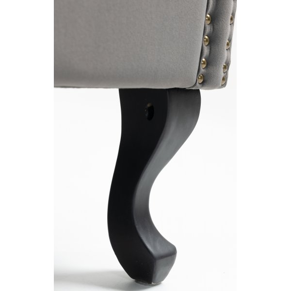 Korvaläpällinen nojatuoli harmaalla samettilla Korvaläpällinen nojatuoli harmaalla samettilla