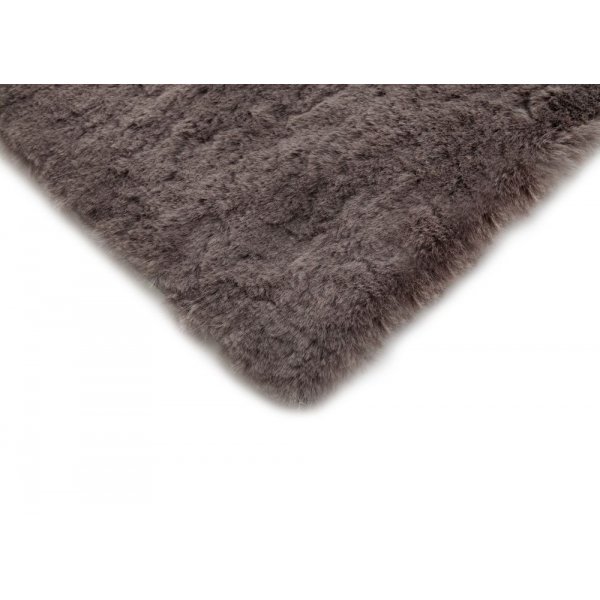 Ryamatta Larissa - antrasiitti Ryamatta Larissa - antrasiitti