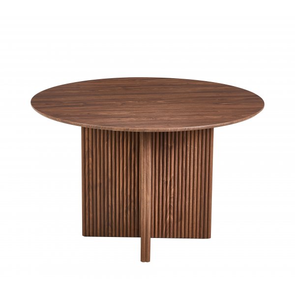 Ruokailuryhm� Crossby-p�yt� �120cm, p�hkin�puuta, ja 4 Ludvig-ruokailutuolia p�hkin�puuta.