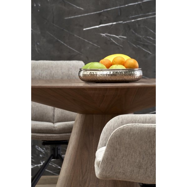 Kellua p�hkin�puun ruokap�yd�n ymp�rill� �137 cm