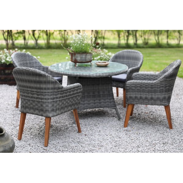 Jacksonvillen ulkoruokailuryhmä; 110 cm pyöreä pöytä sis. 4 kpl Valetta nojatuolit harmaa tekorottinki Jacksonvillen ulkoruokailuryhmä; 110 cm pyöreä pöytä sis. 4 kpl Valetta nojatuolit harmaa tekorottinki
