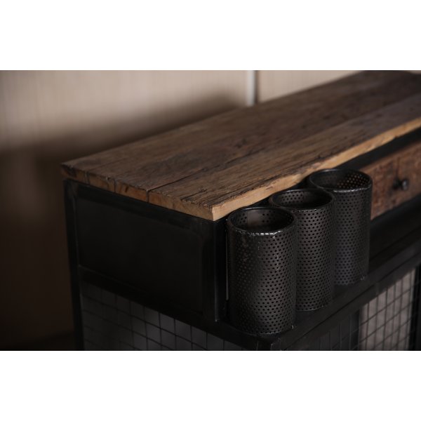 Vintage baarikaappi viinipullotelineellä Vintage baarikaappi viinipullotelineellä