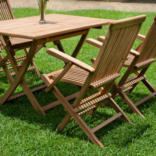 Saltö ulkoruokailuryhmä ruokapöytä 120x70 cm ja 4 Saltö runkotuolia - Teak + Puuöljy huonekaluihin Saltö ulkoruokailuryhmä ruokapöytä 120x70 cm ja 4 Saltö runkotuolia - Teak + Puuöljy huonekaluihin