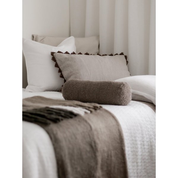 Ida tyynynpäällinen 40 x 60 cm - Tumma nougat Ida tyynynpäällinen 40 x 60 cm - Tumma nougat