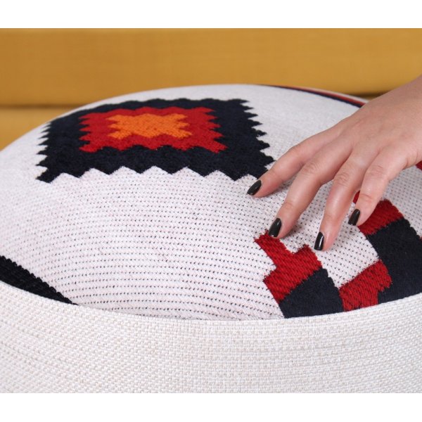 Farm Pouf - monivärinen Farm Pouf - monivärinen