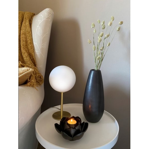 Molekyylipöytävalaisin - Matta messinki/valkoinen Molekyylipöytävalaisin - Matta messinki/valkoinen