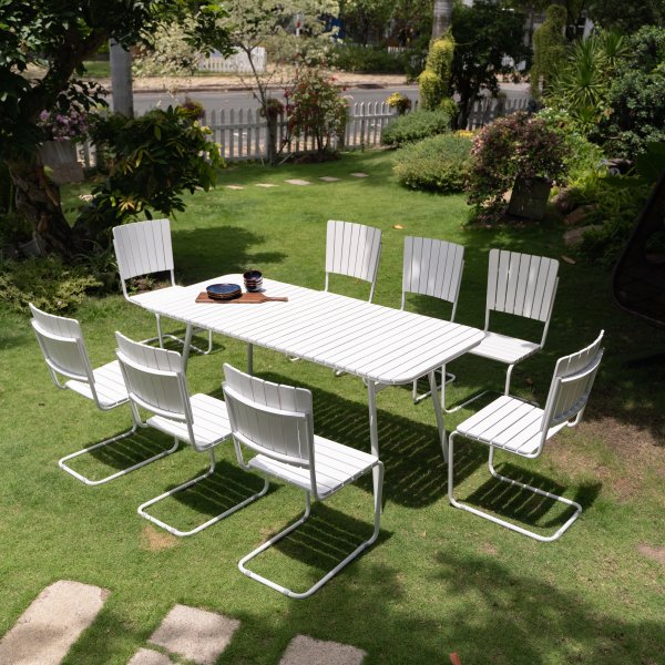 Holmö-ruokailuryhmä; pöytä 180x80 cm ja 8 tuolia - valkoinen Holmö-ruokailuryhmä; pöytä 180x80 cm ja 8 tuolia - valkoinen