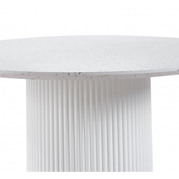 Ruokailuryhm� Sand� ruokap�yt� �120cm valkoinen terrazzo ja 4 Delta-ruokatuolia ruskeana vintage-v�risen�