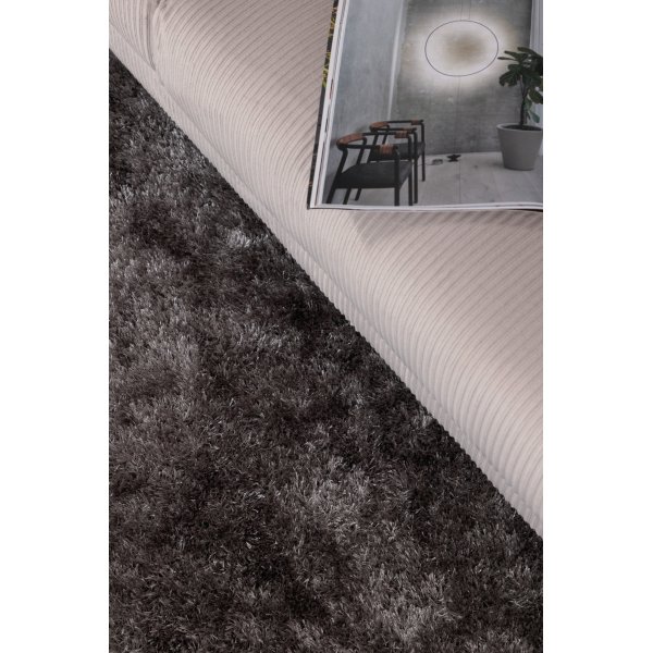 Kiiltv matto - harmaa