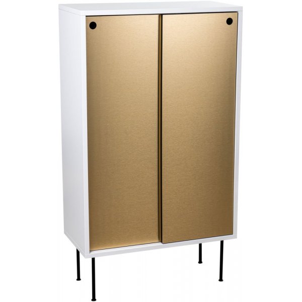 Tilava valkoinen kaappi messinkiliukuovilla Tilava valkoinen kaappi messinkiliukuovilla