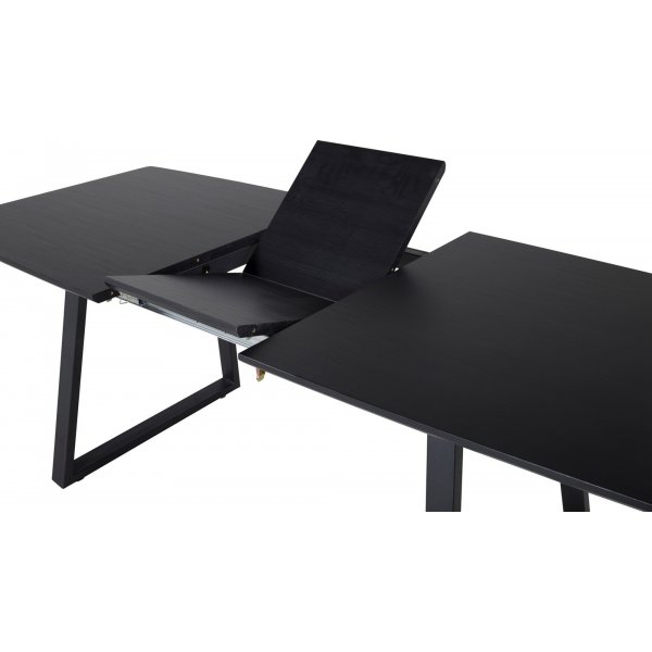 Hallsberg ruokapöytä 160-200 cm - Musta Hallsberg ruokapöytä 160-200 cm - Musta