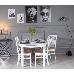 Gåsö ruokailuryhmä: Pöytä 160/210 cm sisältäen 4 Fårö tuolia ristillä - Tammi/valkoinen Gåsö ruokailuryhmä: Pöytä 160/210 cm sisältäen 4 Fårö tuolia ristillä - Tammi/valkoinen