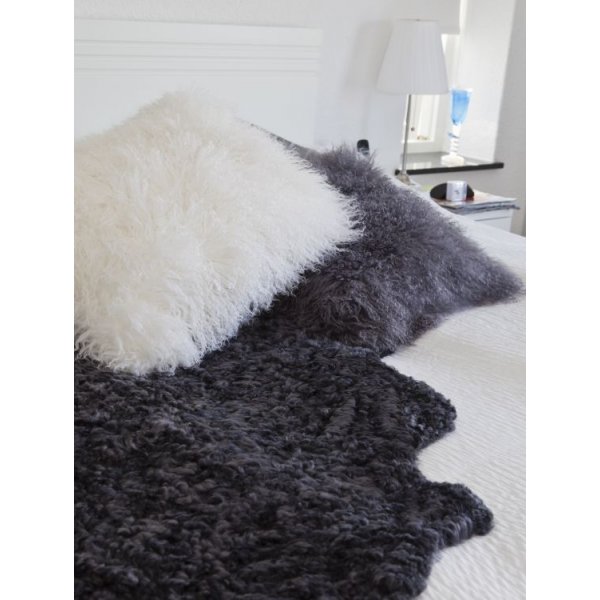 Curly lampaannahka - 95x55 cm - Musta Curly lampaannahka - 95x55 cm - Musta