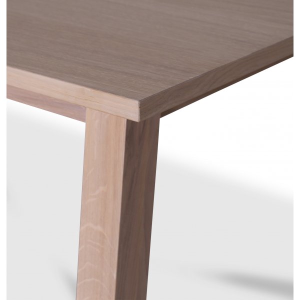 Saltsjö ruokapöytä 240 cm - Valkoinen öljytty tammi Saltsjö ruokapöytä 240 cm - Valkoinen öljytty tammi
