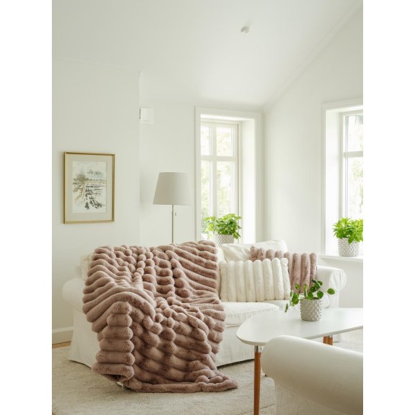 Linjapleedi 140 x 220 cm - Vaaleanpunainen