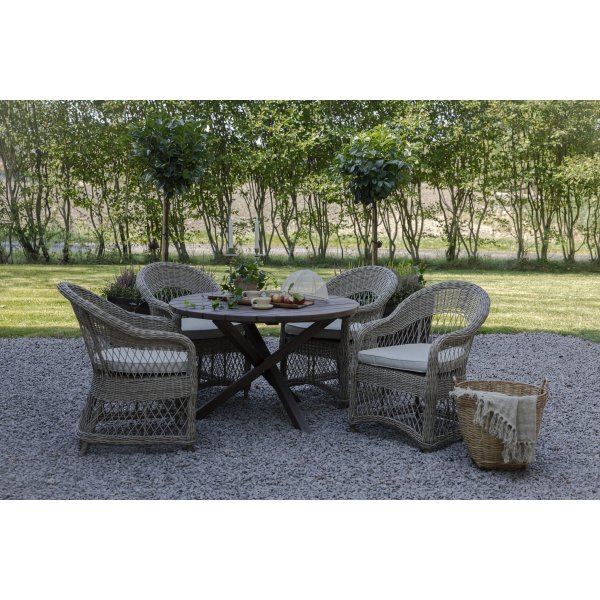 Outdoor ryhmä Marbella: Scottsdale pyöreä ruskea ruokapöytä Ø112 cm sisältäen 4 Marbella-nojatuolia luonnonväristä keinorottinki Outdoor ryhmä Marbella: Scottsdale pyöreä ruskea ruokapöytä Ø112 cm sisältäen 4 Marbella-nojatuolia luonnonväristä keinorottinki