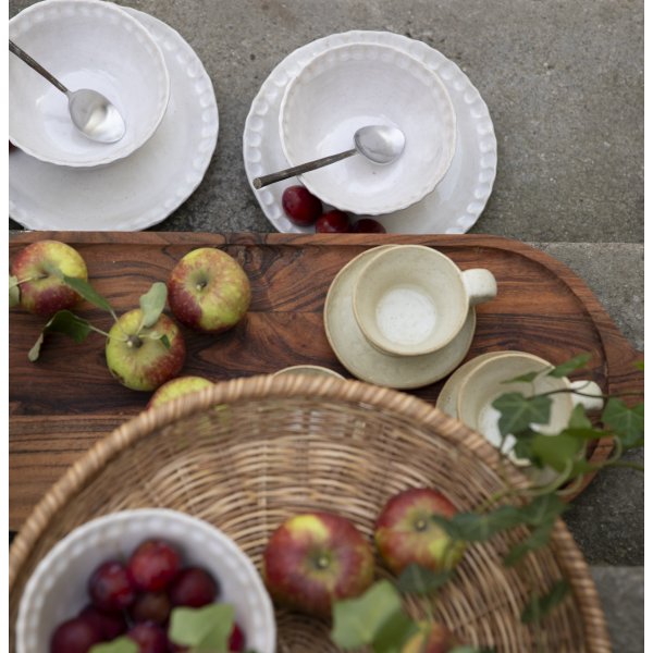 Ulkoryhmä: musta pyöreä ruokapöytä Ø112 cm ja 4 nojatuolia Ulkoryhmä: musta pyöreä ruokapöytä Ø112 cm ja 4 nojatuolia