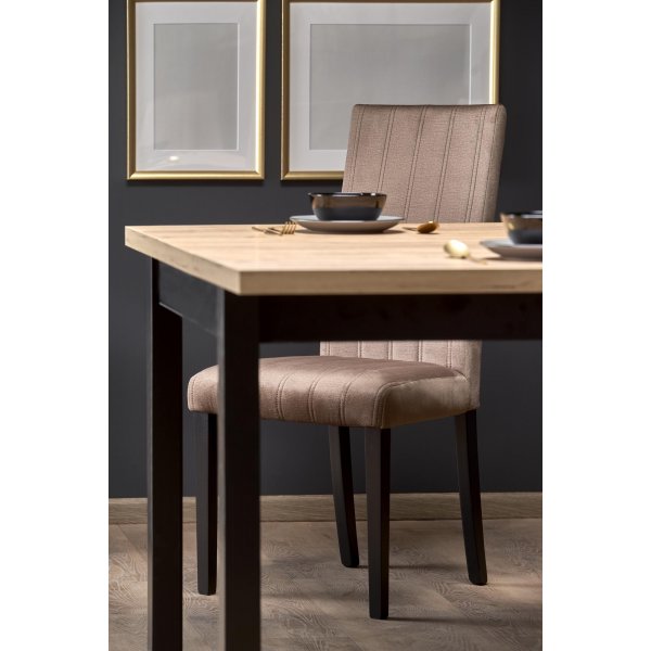 Callahan ruokapöytä 90-125 x 90 cm - Craft tammi/musta Callahan ruokapöytä 90-125 x 90 cm - Craft tammi/musta