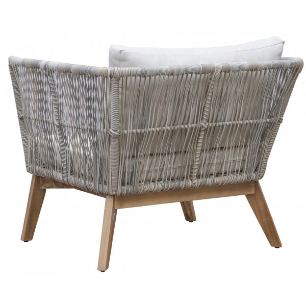 Inez-oleskelutilaryhm�; sohva, 2 nojatuolia ja sohvap�yt� - harmaata keinorotingkia ja akaasiapuuta